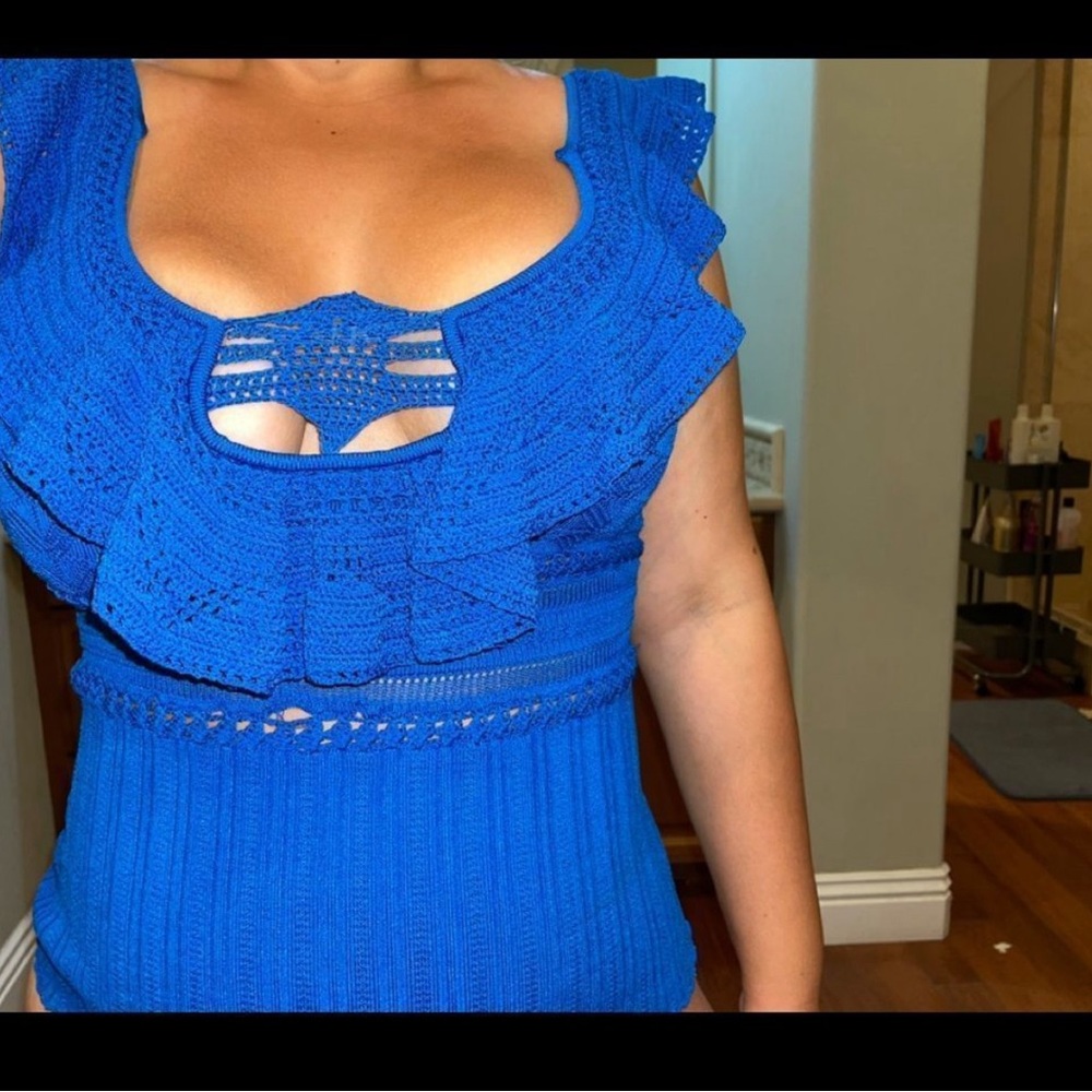 Blue top